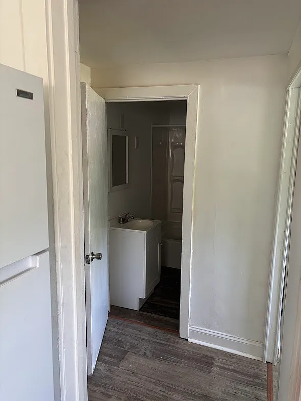2 bed, 1922 sqft, $1,600 — Photo 1