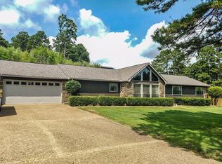 200 Skyline Vista Ln, Russellville, AR 72802
