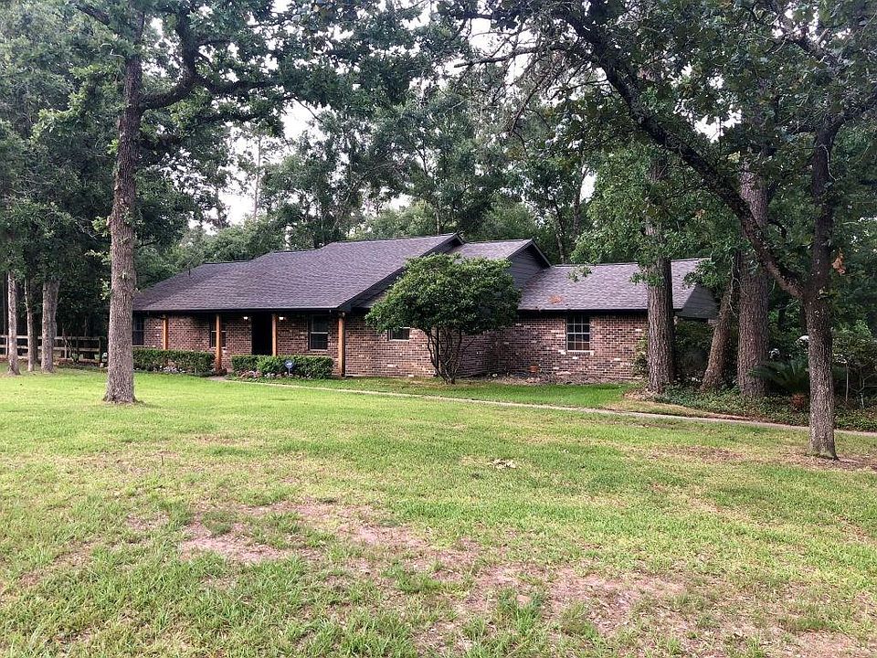 2nd image of 914 Rustic Oaks Dr