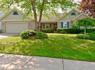 565 Wyatt Dr, Saint Peters, MO 63376
