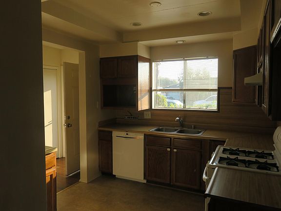 5th image of 17313 Elgar Ave