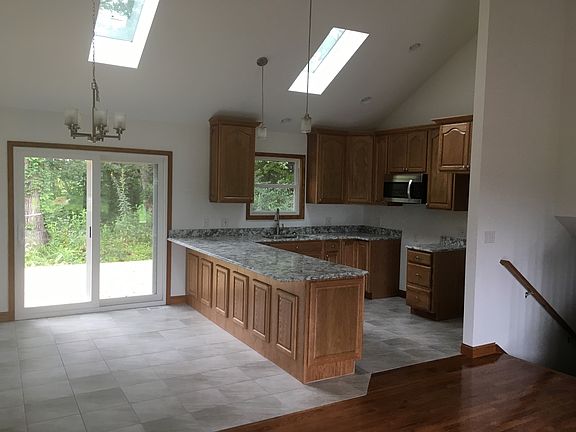 4th image of 119 Prairie Dr