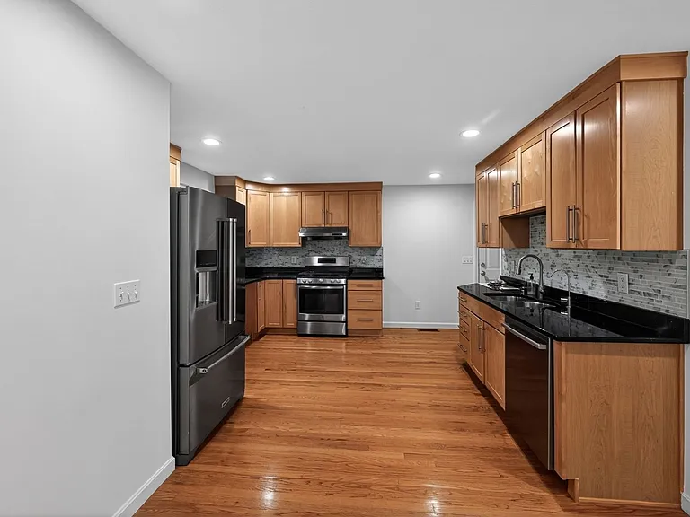 6 Whitman Ln — Photo 10