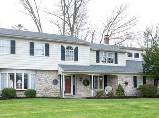 988 Carriage Ln, Huntingdon Valley, PA 19006