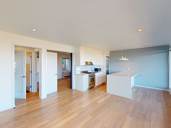 4th image of 3420 Market St APT 4