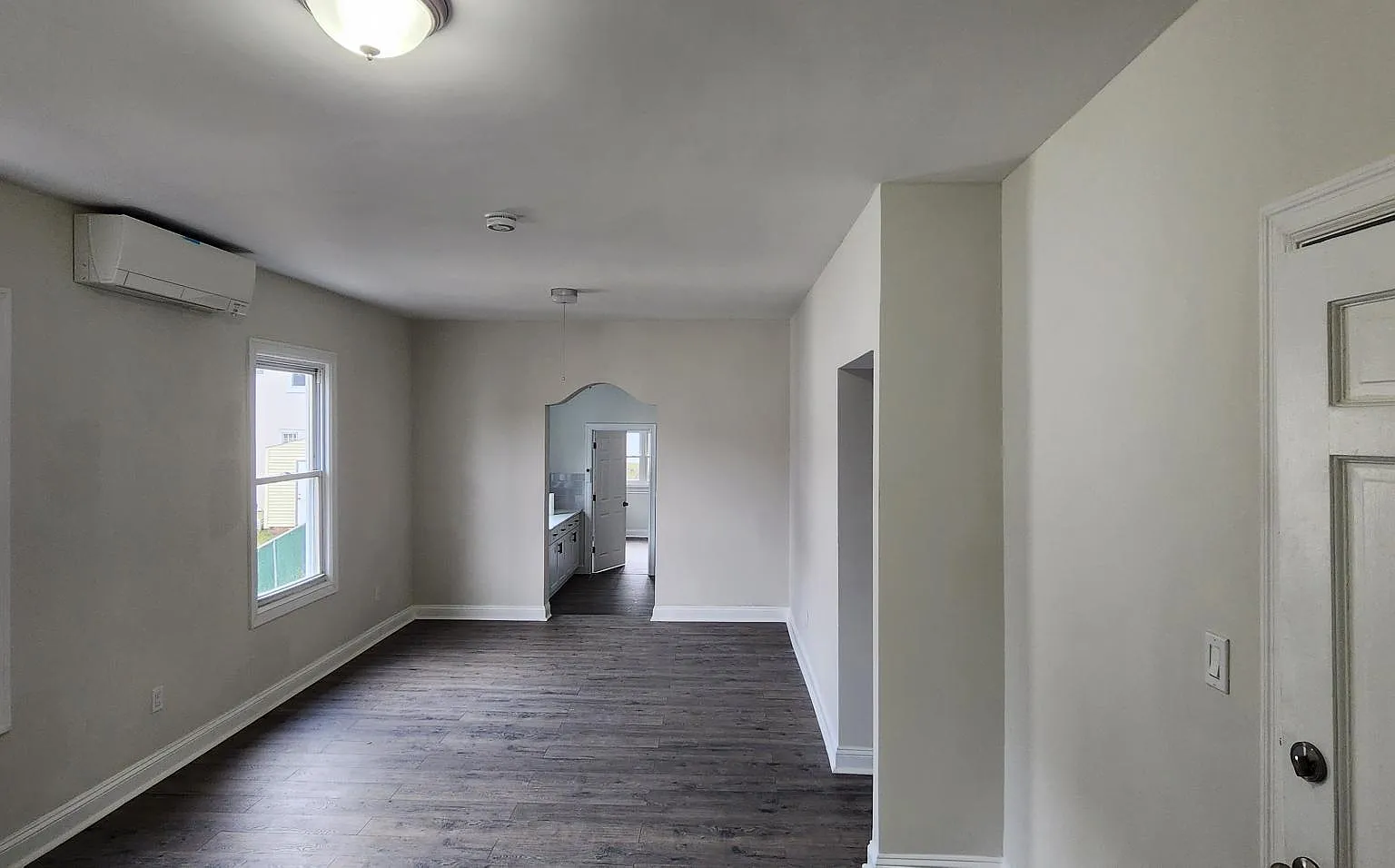 3 bed, 1300 sqft, $4,200 — Photo 2