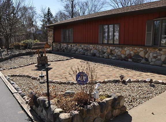 3rd image of 40706 N Black Oak Ave