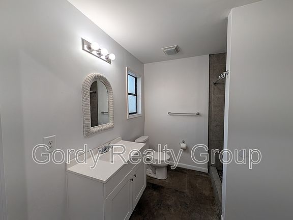 5th image of 2807B Bertram St