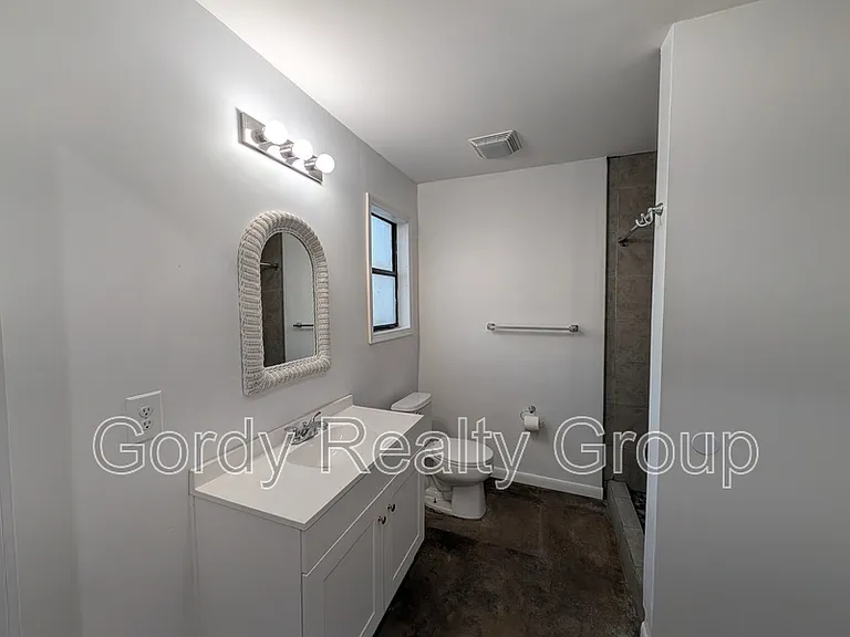 2807B Bertram St — Photo 5