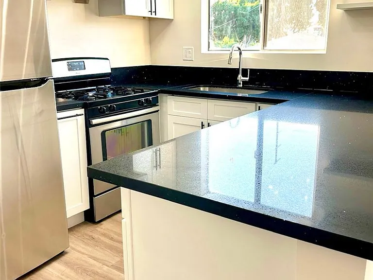 2728 Crestmoore Pl #3 — Photo 4