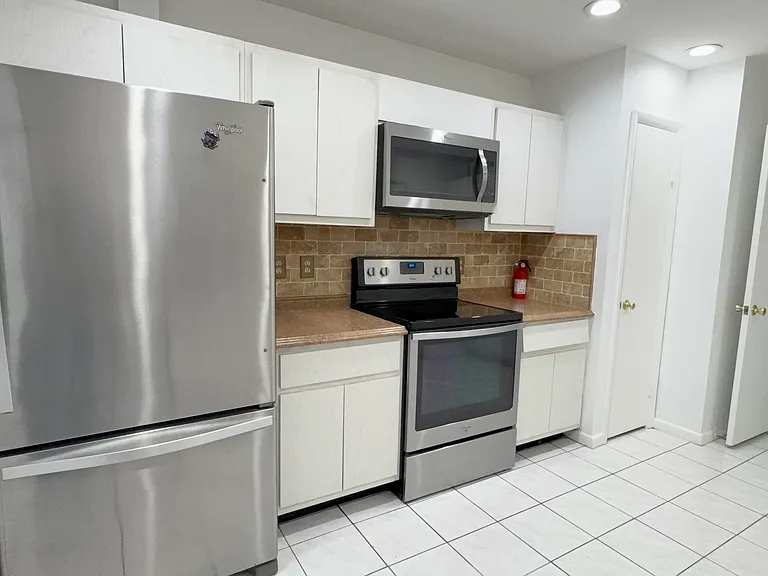 879 NE 195th St #227 — Photo 12