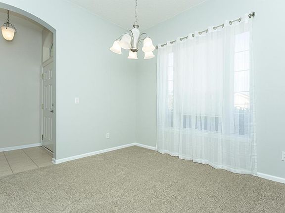 4th image of 704 Porto Cristo Ave