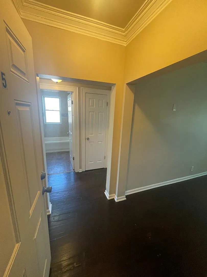 2 bed, $1,100 — Photo 4