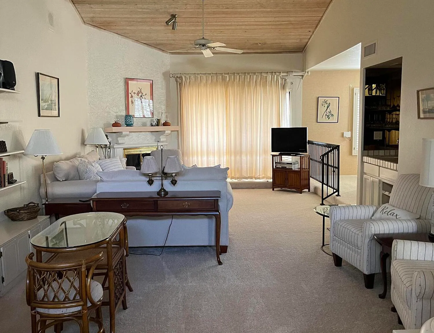 3 bed, 3.0 bath, 2393 sqft, $2,800 — Photo 3