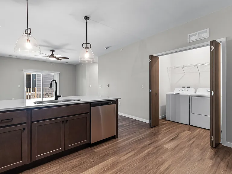 Madison Ave Condos — Photo 25
