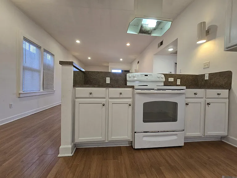 924 France St — Photo 6