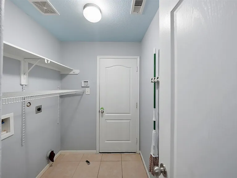 4513 Clemwood Ln — Photo 21