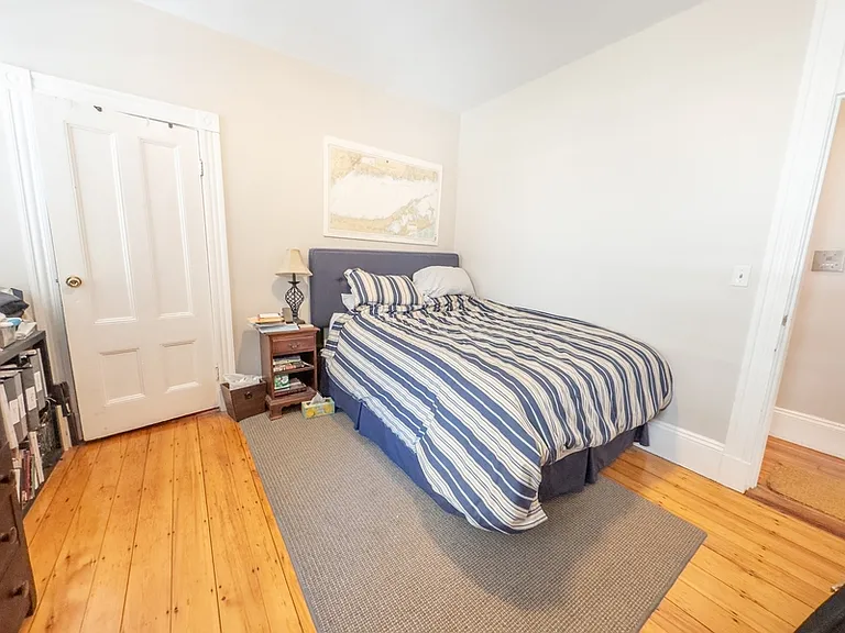 589 Franklin St #1 — Photo 11