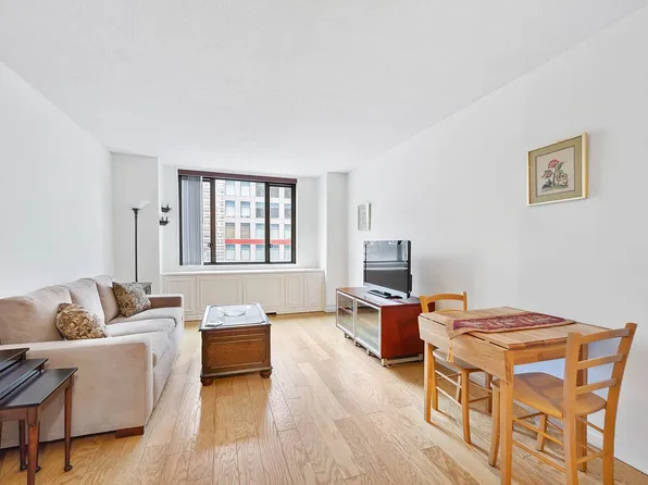 300 E 54th St APT 14E, Manhattan, NY 10022