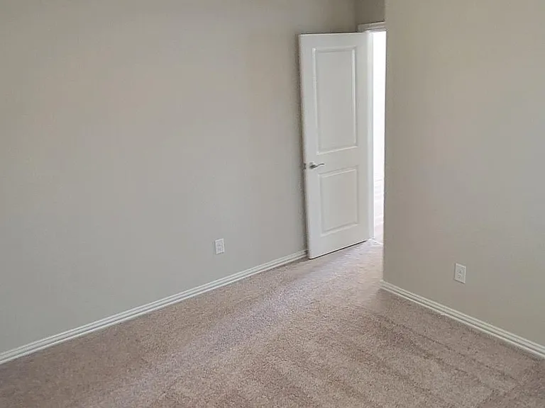 2644 Oneida Ln — Photo 8