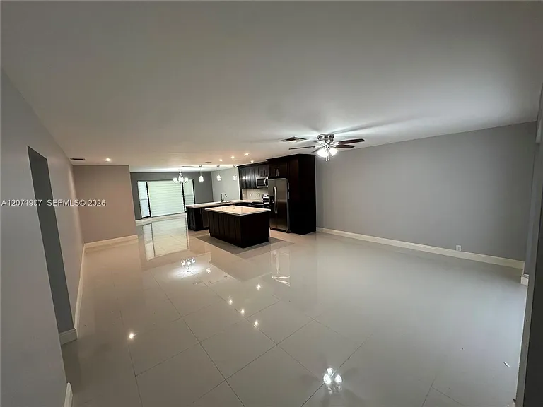 410 NW 65th Ave #410 — Photo 8