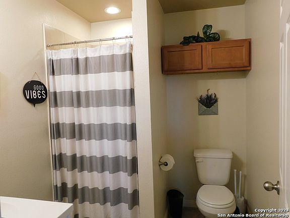 5th image of 503 E Mitchell St #101