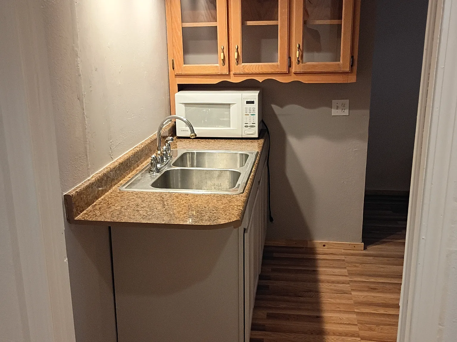 1 bed, $1,300 — Photo 1