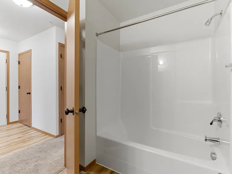 Oak Springs Apartments — Photo 46