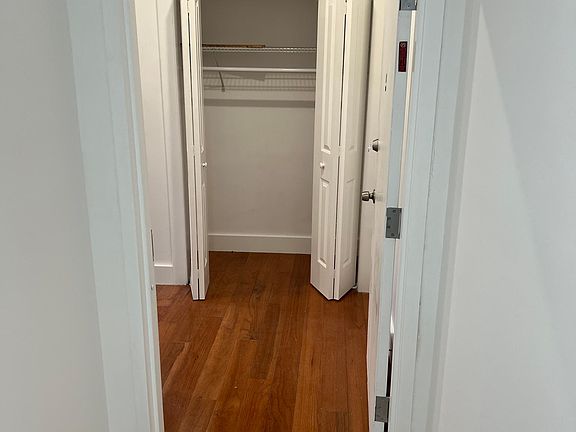 3rd image of 424 Westside Ave #3C