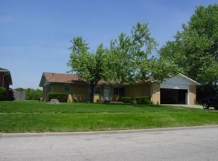 2021 Lindbergh Blvd, Springfield, IL 62704