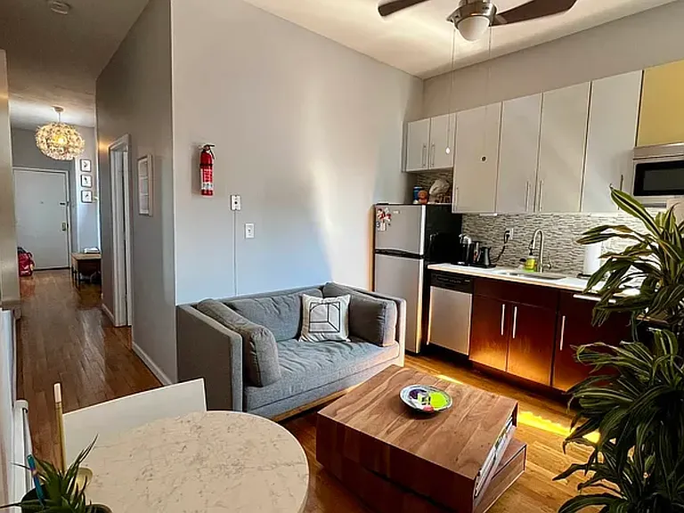 158 Rogers Ave #4C — Photo 1