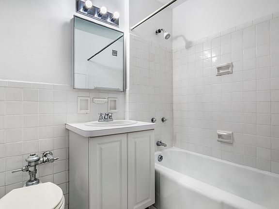 3rd image of 136 E 56th St APT 4H