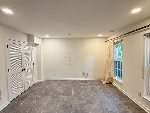 2nd image of 9730 Washingtonian Blvd