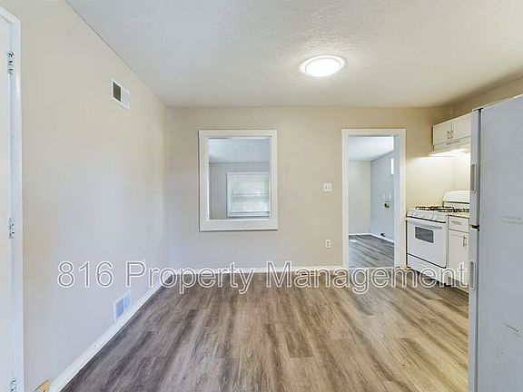 5th image of 6407 E 152nd St