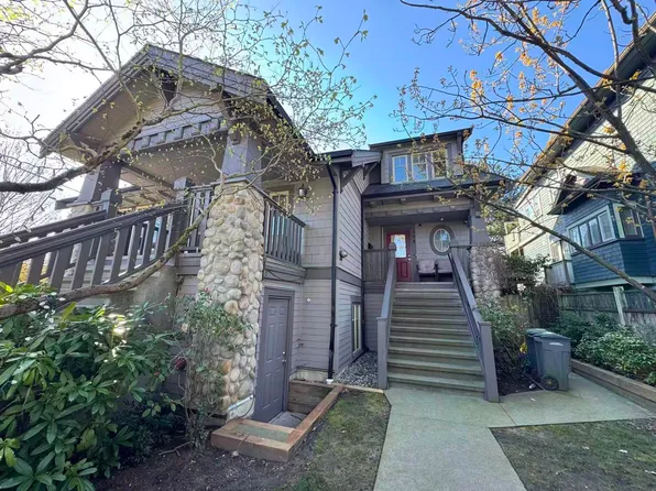 208 W 13th Ave, Vancouver, BC V5Y 1V9