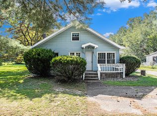 359 32nd St N, Springfield, MI 49037