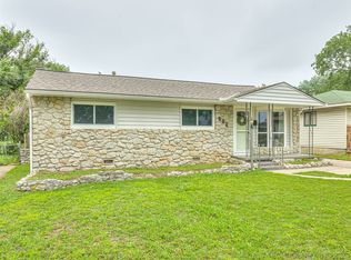 221 SE Elmhurst Ave, Bartlesville, OK 74006