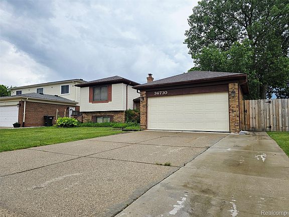 2nd image of 36730 Engleside Dr