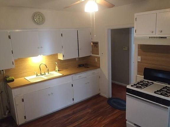 3rd image of 1201 Briarwood Dr