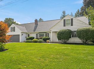 21 Woodbridge Rd, North Andover, MA 01845