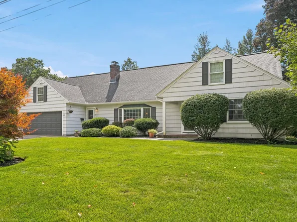 21 Woodbridge Rd, North Andover, MA 01845