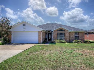 6910 Sayle St, Greenville, TX 75402