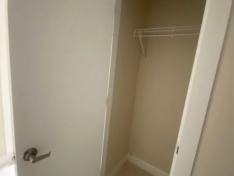 1733 N Meridian St — Photo 10