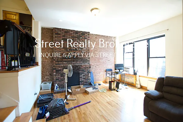 Rented by Street Realty Brokerage LLC | media 27