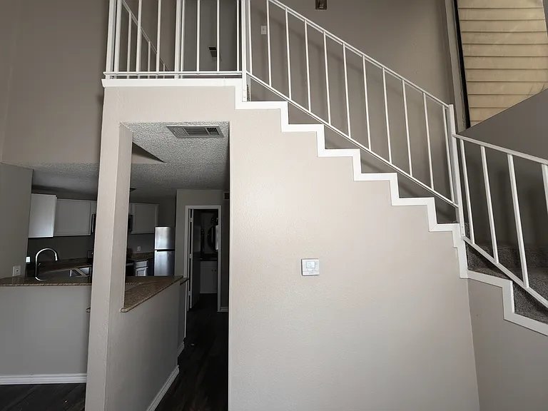 1900 W Taylor St — Photo 20