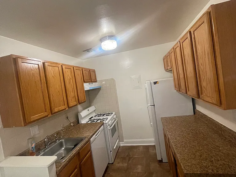 5442 85th Ave #102 — Photo 7