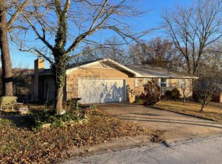 823 Valley View Dr, Branson, MO 65616