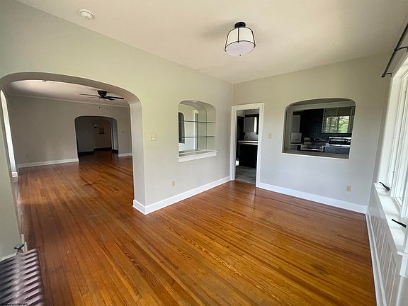 3rd image of 1440 Stewartstown Rd