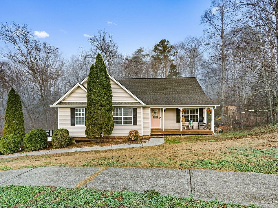 1st image of 132 Covy Ct NE