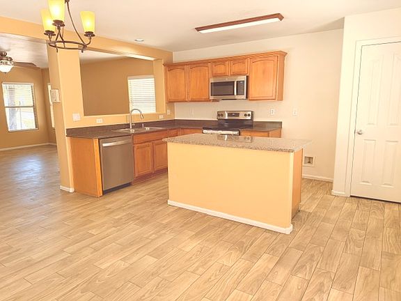 3rd image of 10949 W Pierson St
